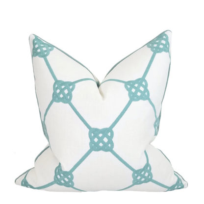 LAGUNA BEACH COLLECTION ROPE KNOT PILLOW