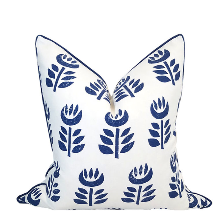 NEWPORT COLLECTION LOTUS FLOWER PILLOW / NAVY