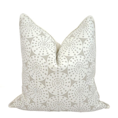 HAMPTONS COLLECTION MOD URCHIN PILLOW / DUNE