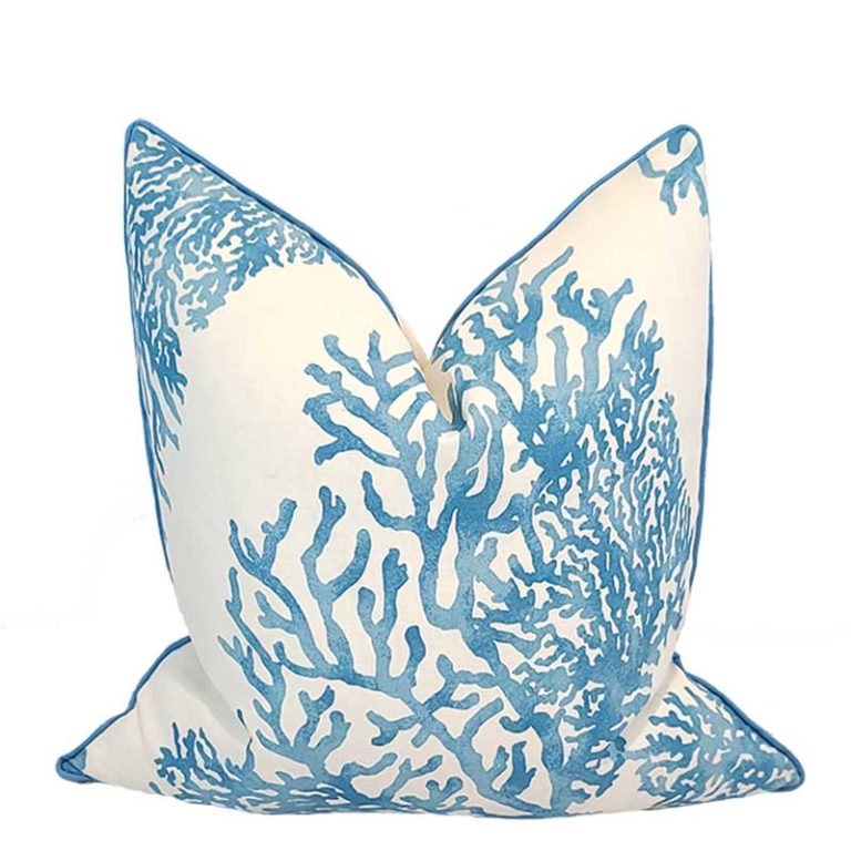 SANIBEL COLLECTION SEA REEF PILLOW / CORNFLOWER