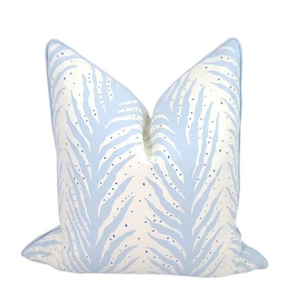 NANTUCKET COLLECTION CREEPING FERN PILLOW / SKY