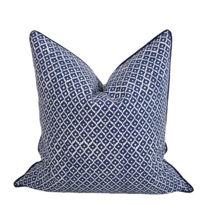 NEWPORT COLLECTION TRINITY PILLOW / NAVY