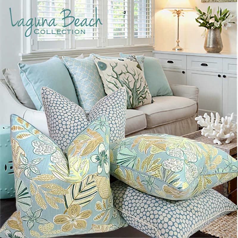 LAGUNA BEACH COLLECTION SHELL GARDEN PILLOW / AQUA